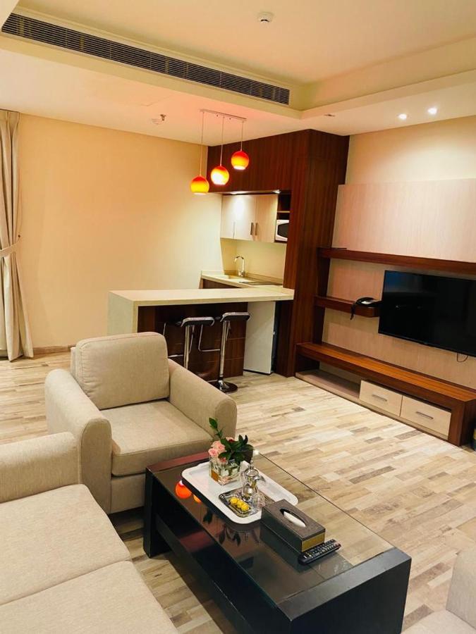 Thwary Hotel Suites Ер-Ріяд Екстер'єр фото