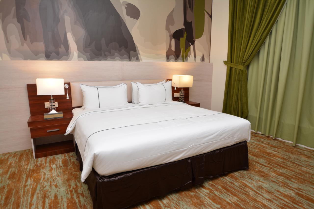 Thwary Hotel Suites Ер-Ріяд Екстер'єр фото